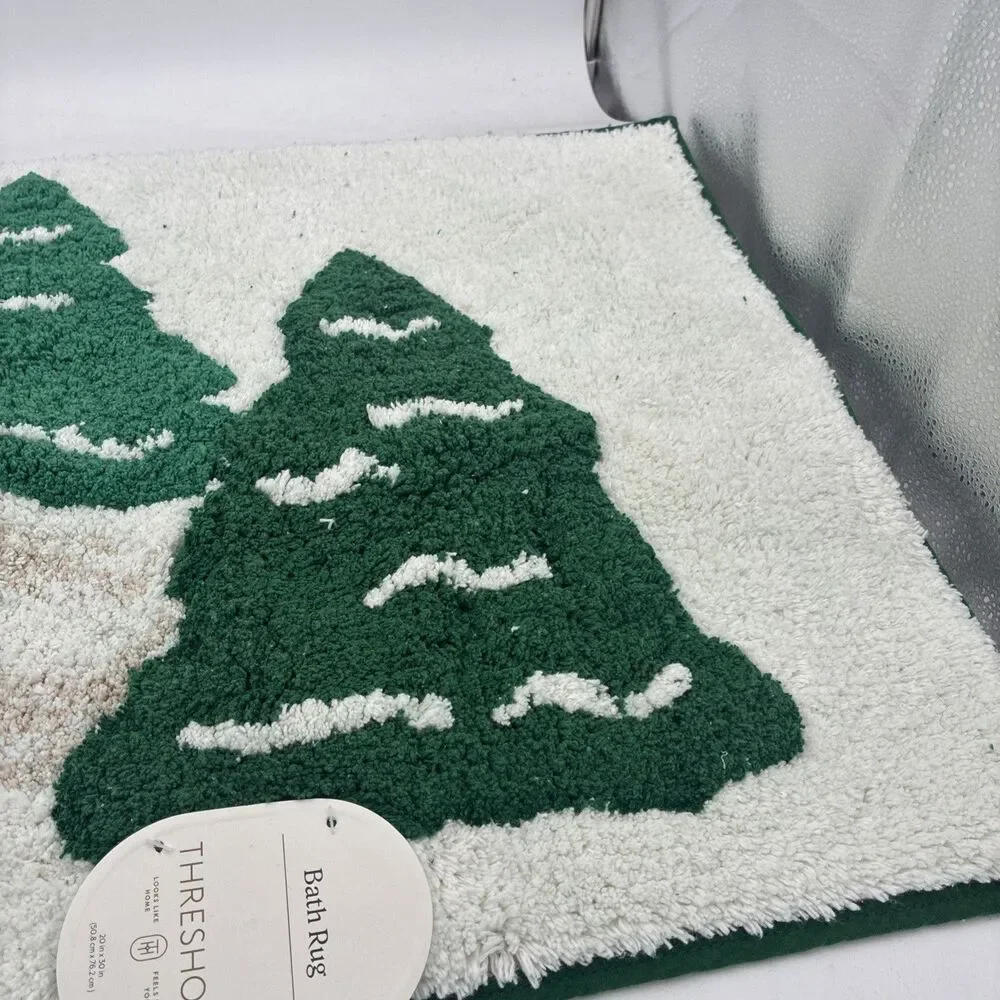 NWT Threshold Bath Rug 20